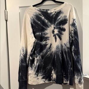 Torrid Active Black and White Sweatshirt SO cozy